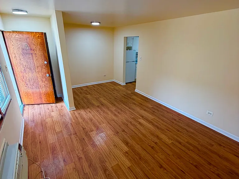 602 N Wolf Rd #5 — Photo 5