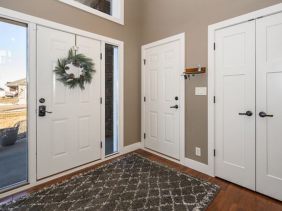 4th image of 1904 Ridge Dr SE