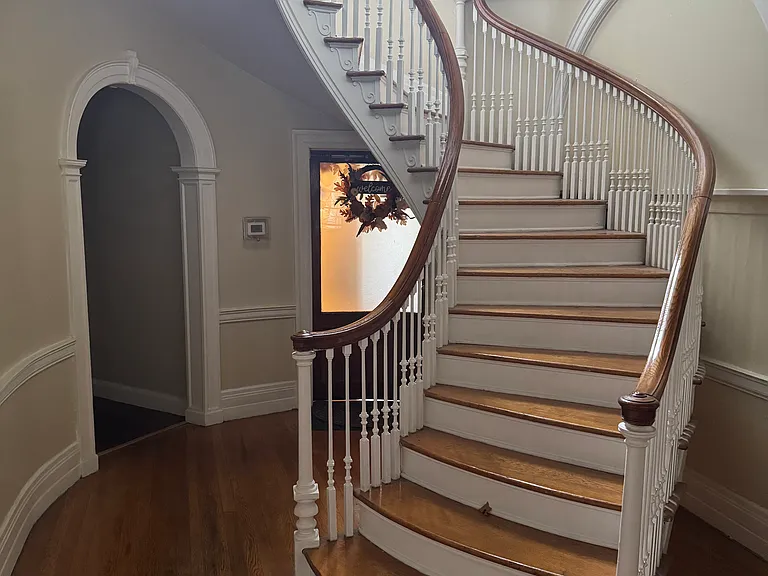 8 Granger Pl #6 — Photo 3