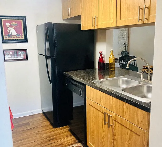 Brookside Manor Apartments — Photo 18