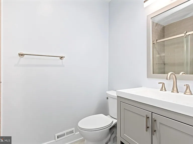 401 Bismark Way — Photo 13