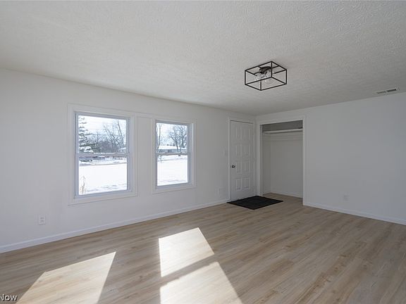 5th image of 9431 Briar Dr