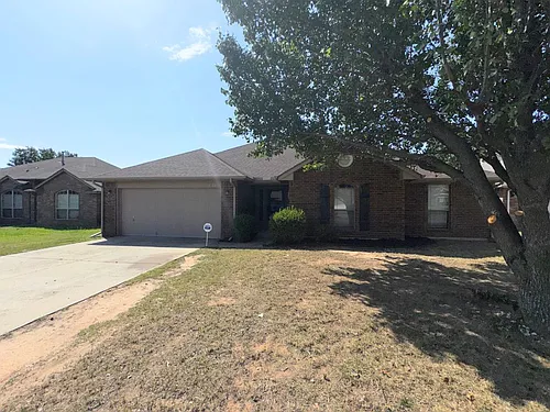 5328 Republic Dr Photo 1