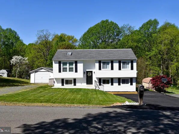 7474 Suncrest Dr, Warrenton, VA 20187