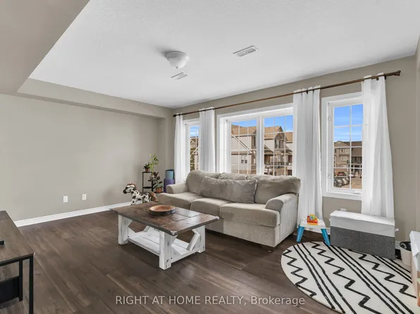 630 Woodlawn Rd E #B, Guelph, ON N1E 0K4