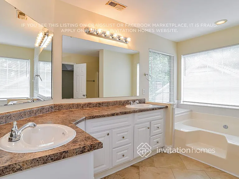 1618 Waterstone Ln — Photo 11