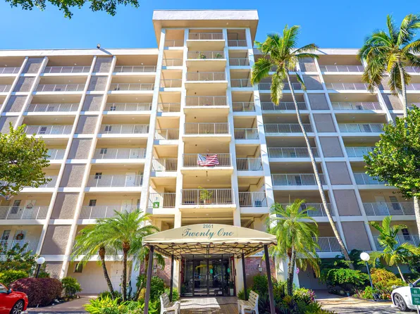 2661 S Course Dr APT 707, Pompano Beach, FL 33069