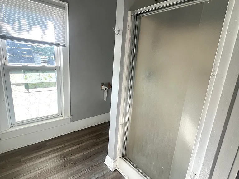 129 E Market St — Photo 7