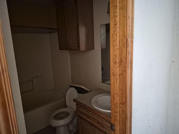3rd image of 206 W 1st St