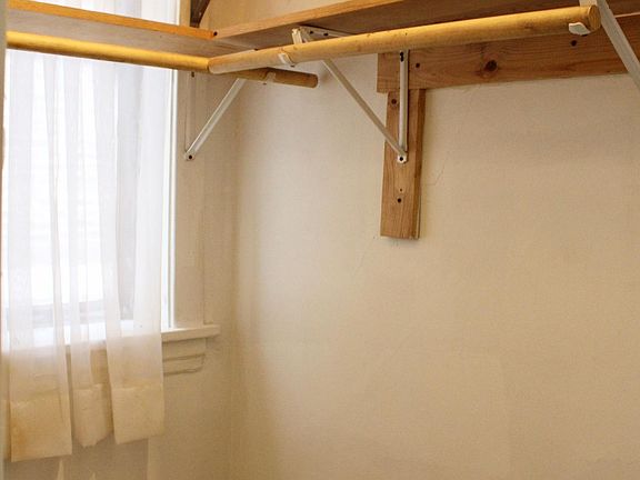 Walk-in Closet bedroom #1