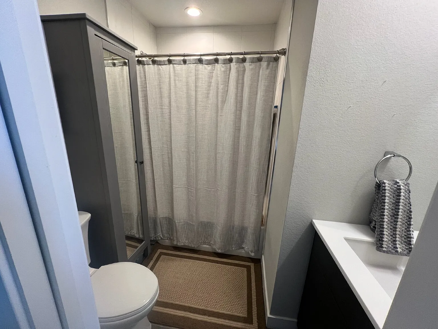 2 bed, 2.5 bath, 1070 sqft, $3,000 — Photo 2