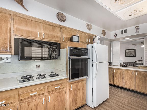 3rd image of 10812 W ABBOTT Avenue
