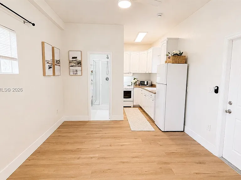 1012 NE 17th Ct #2 — Photo 8