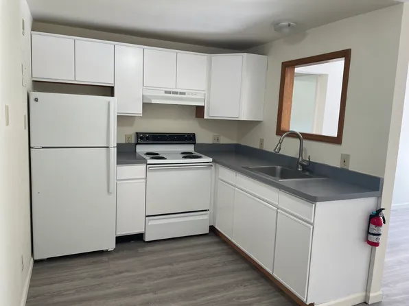 1334 Ray Rd APT 11, Castleton On Hudson, NY 12033