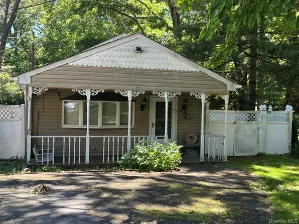 125 Wood Road, Centereach, NY 11720