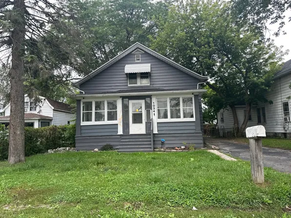 1034 Bacon St, Monroe, MI 48161