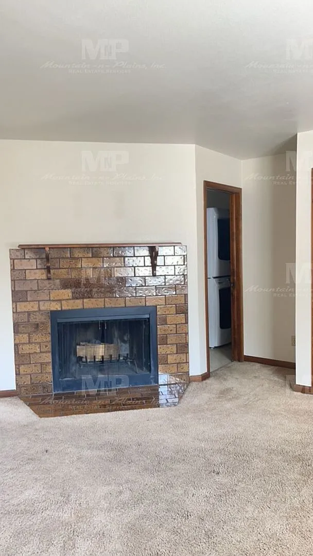 Building Photo - 1624 Azalea Dr #4