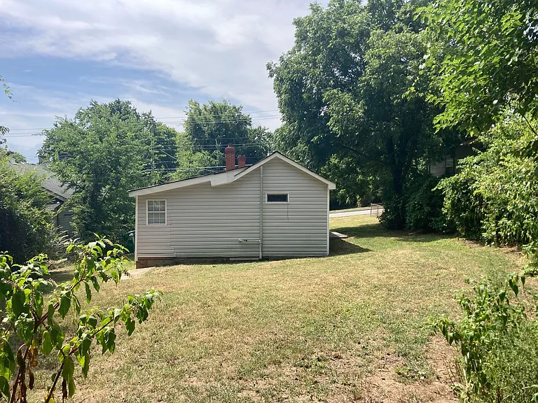 2209 Royall Ave — Photo 14