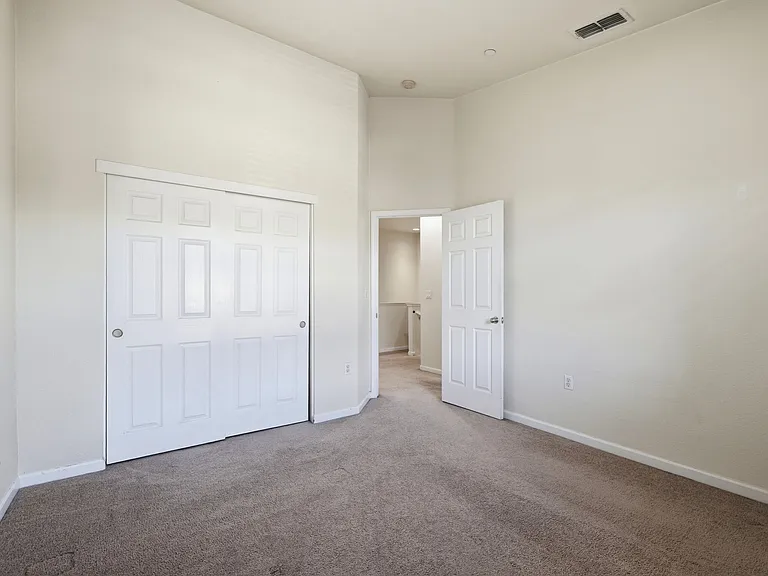 425 Regatta Ln #103-00 — Photo 19