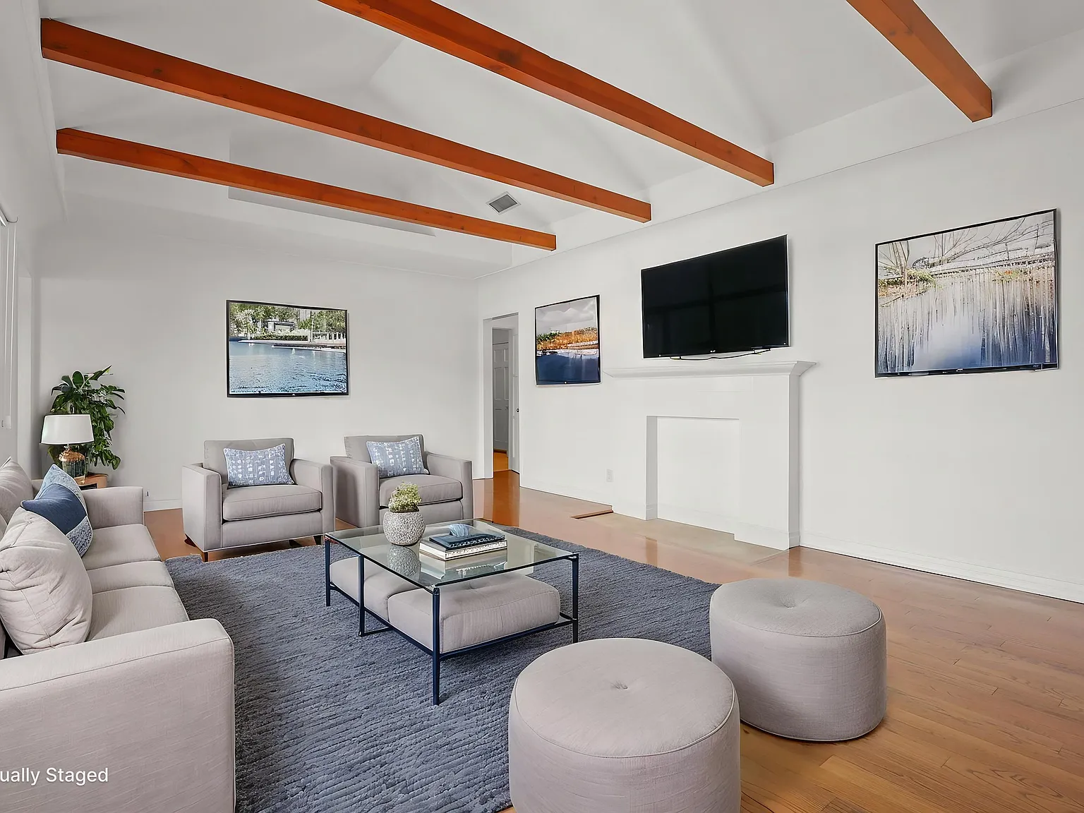 1407 S Beverly Glen Blvd — Photo 2