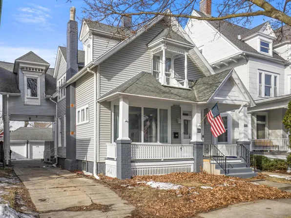 1016 College AVENUE, Racine, WI 53403