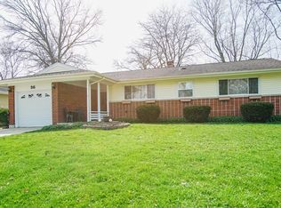 36 Wildwood Rd, Elk Grove Village, IL 60007