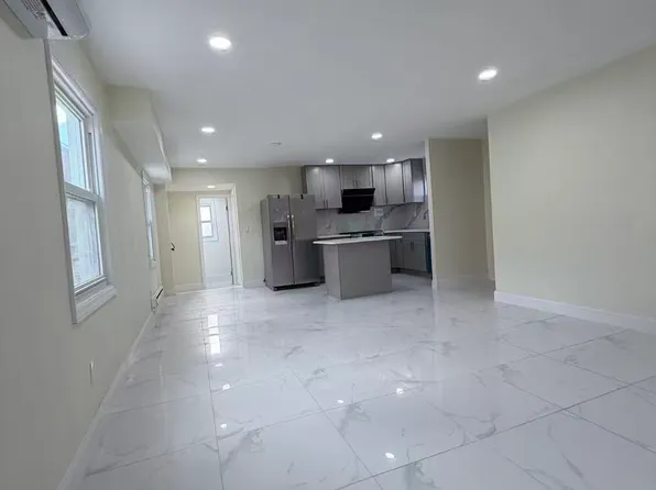 30 Seafoam Street image 7 of 17