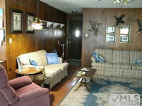 2nd image of 555 Johnson Dr