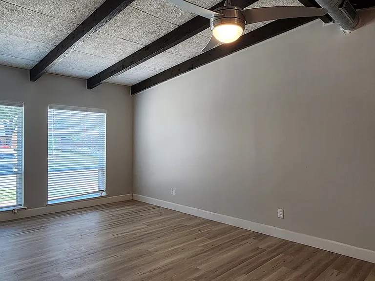 2651 Roger Williams Dr — Photo 6