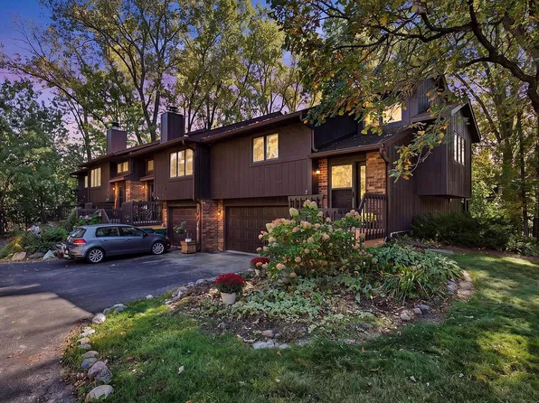 7 Hickory Hollow Dr, Madison, WI 53705
