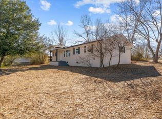 221 Beth St, Mc Ewen, TN 37101