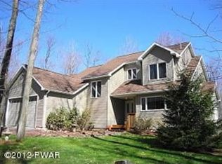 227 Huckleberry Rd, Newfoundland, PA 18445