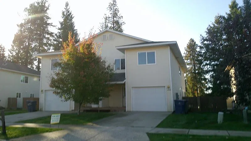 3 bed, 2.5 bath, 1500 sqft, $2,100 — Photo 1