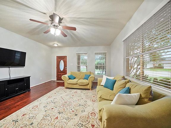 3rd image of 3101 Buckeye Ln