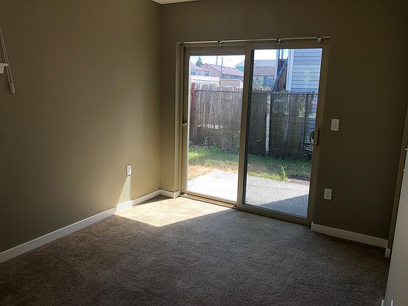 3rd image of 6636B Corson Ave S