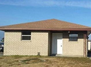 8533 Deerfield Dr, Chalmette, LA 70043