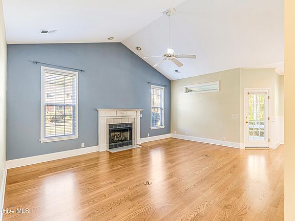 4th image of 621 Riverwood Drive SE