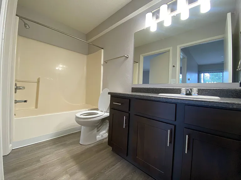 700 sqft bathroom