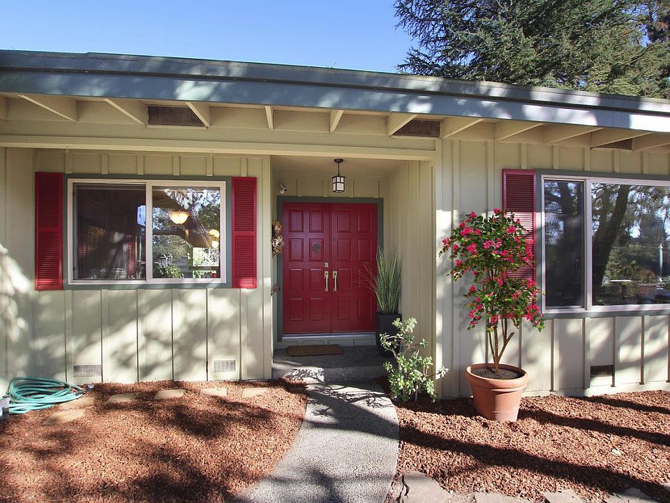 1st image of 275 Beach Pines Dr