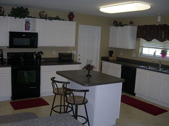 3rd image of 112 Mableberry Ct
