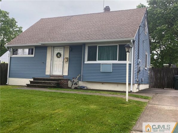 77 Plymouth Dr