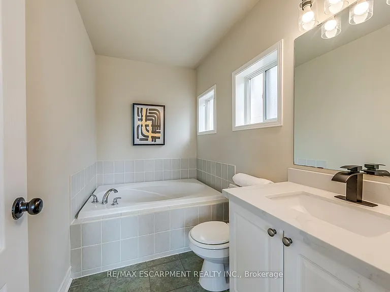 5811 Page Cres — Photo 37