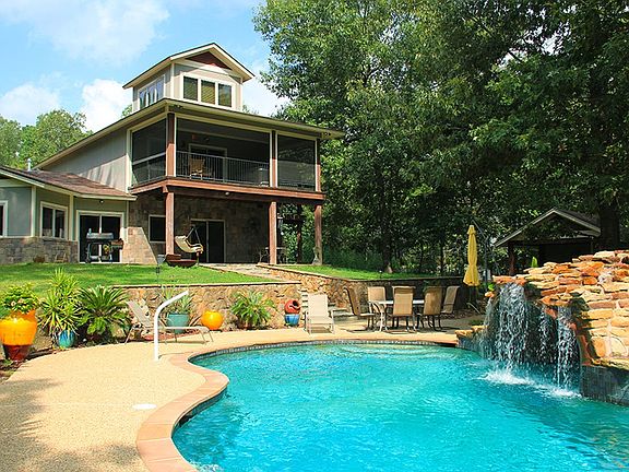 5th image of 320 Shoreline Dr