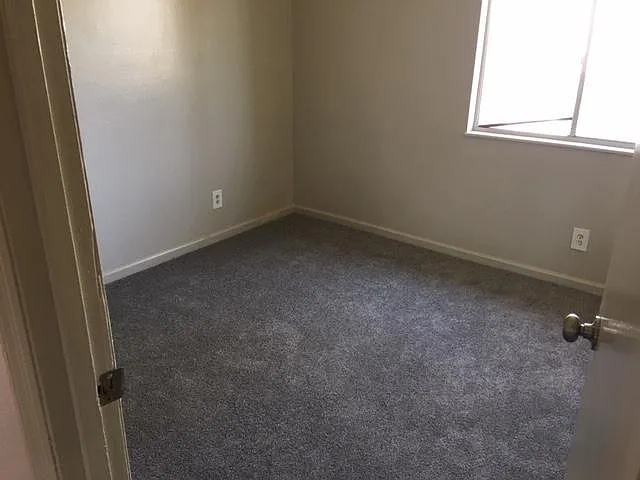 2830 Sherwood Dr — Photo 5