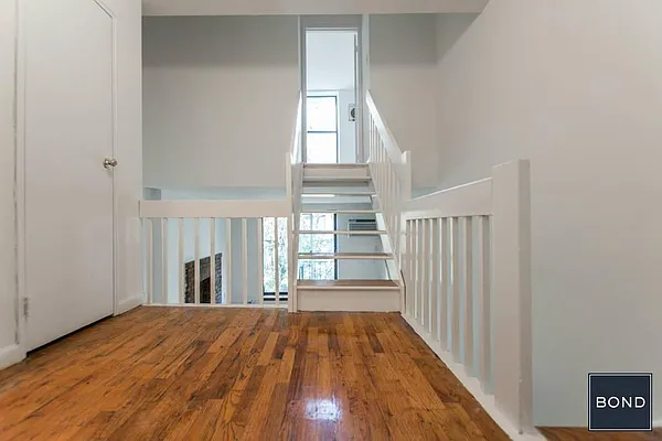 Rented by Bond New York | media 9