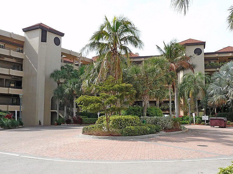 1st image of 600 La Peninsula Blvd #601