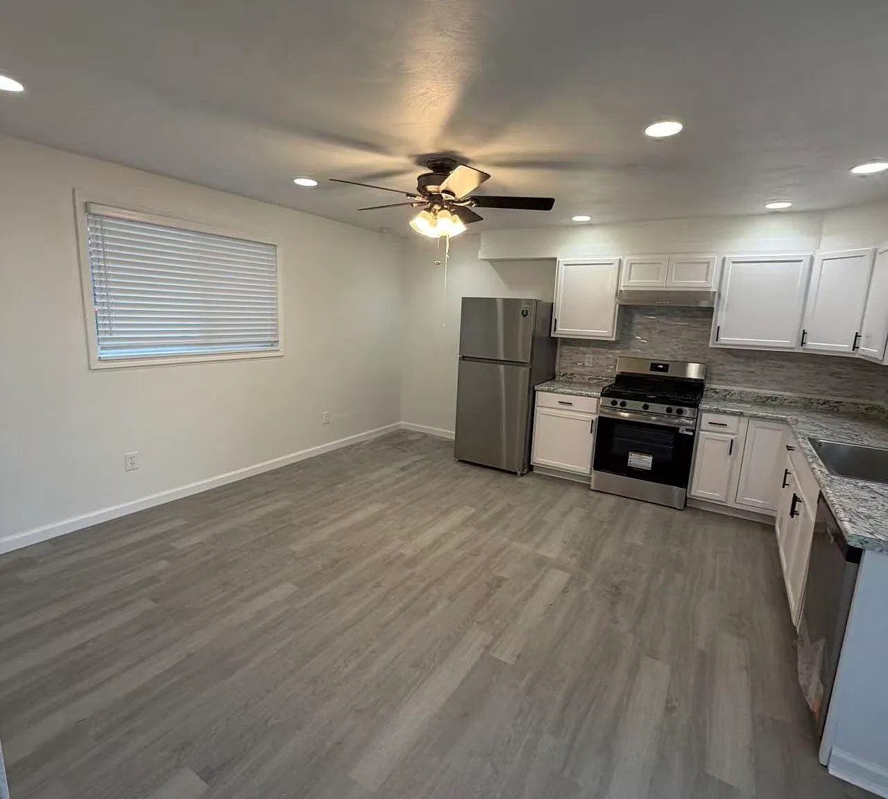 4 bed, 1600 sqft, $1,795 — Photo 1