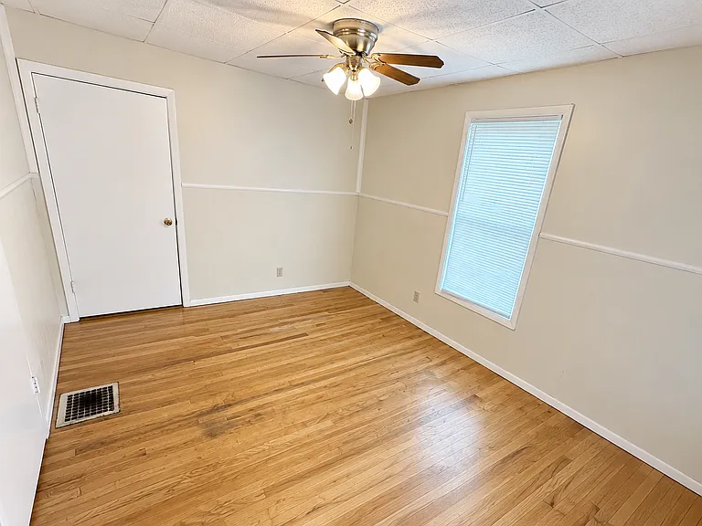 2410 W Douglas Ave — Photo 5