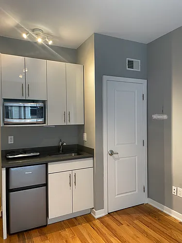 533 Budd St #D1 Photo 1