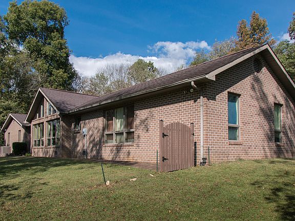 5th image of 419 Dryden Ln
